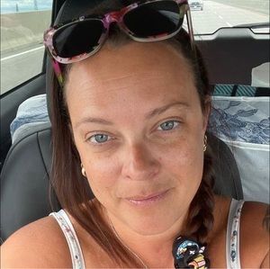 Meet your Posher, Alexandra